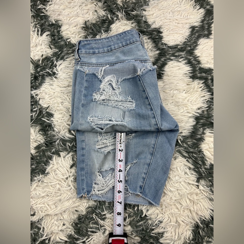American Eagle Women s Blue Distressed Tomgirl Bermuda Jean Short Size 4 - Picture 10 of 10